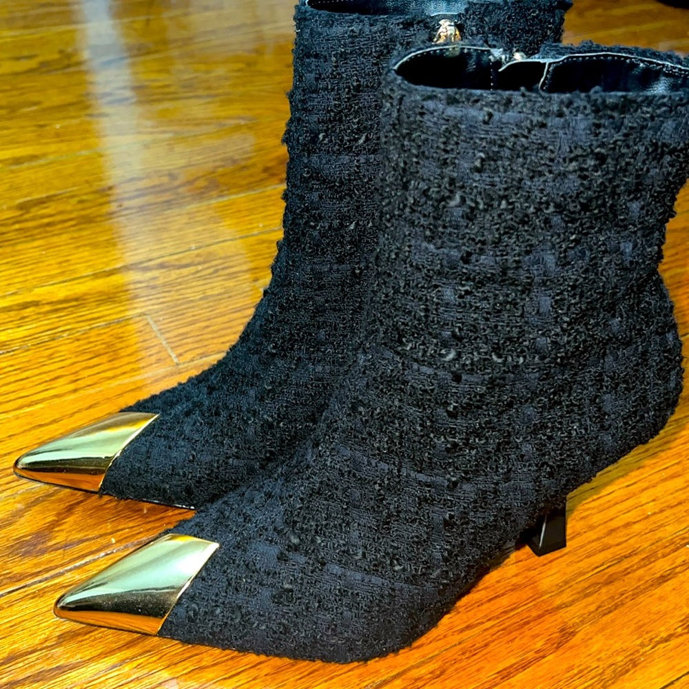 ZARA Gold toe twead booties